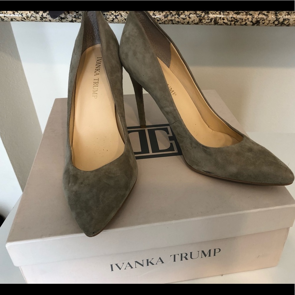 Ivanka Trump Suede Olive Green Heels Size 8.5